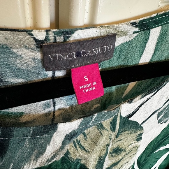 Vince Camuto Women’s Tropical Palm Leaves Print Short Sleeve Blouse Boxy Hawaii - Picture 2 of 6